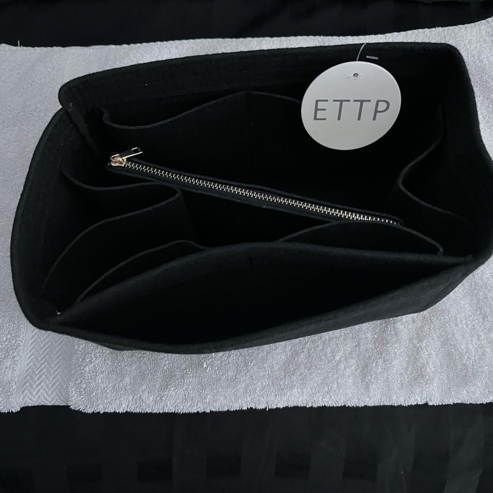 🔥Coach Black Cowhide Leather Shoulder Bag. Excellent Used Condition. - Picture 11 of 12